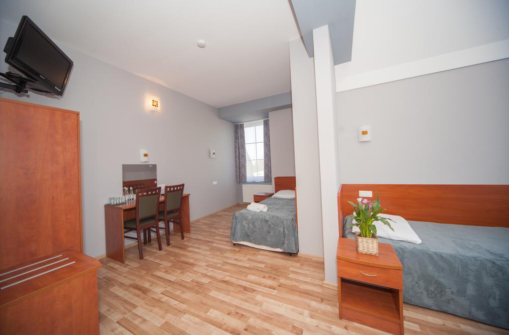 Hotel Ada Wiekszyce Extérieur photo