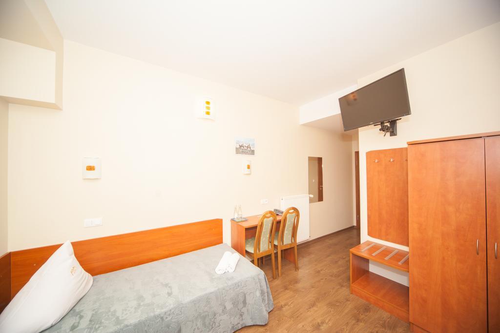Hotel Ada Wiekszyce Extérieur photo