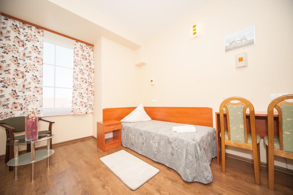 Hotel Ada Wiekszyce Extérieur photo