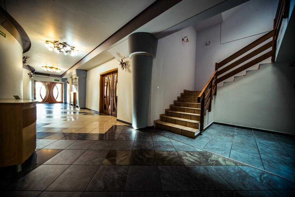 Hotel Ada Wiekszyce Extérieur photo